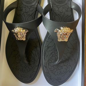 Versace la Medusa Flat Sandals Black/gold